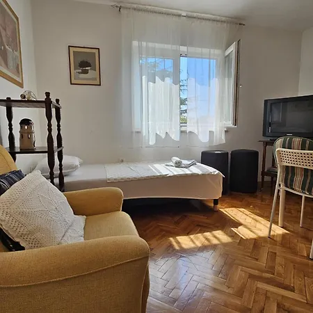 Magdica By Interhome * Malinska