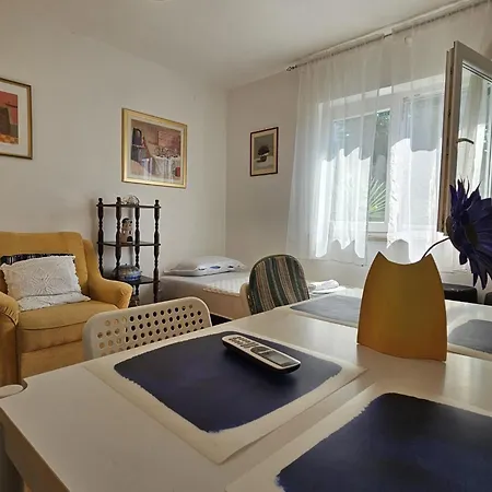 Magdica By Interhome Apartament Malinska