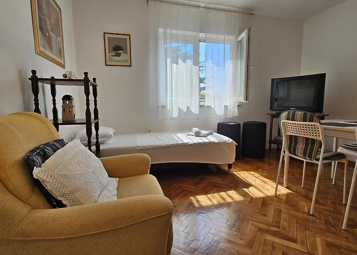 Magdica By Interhome * Malinska